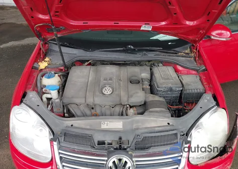 2010 Volkswagen Jetta Se z USA, uszkodzony, nr VIN 3VWRZ7AJ9AM035046